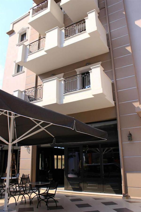 Theasis Hotel Paramythia Exteriör bild